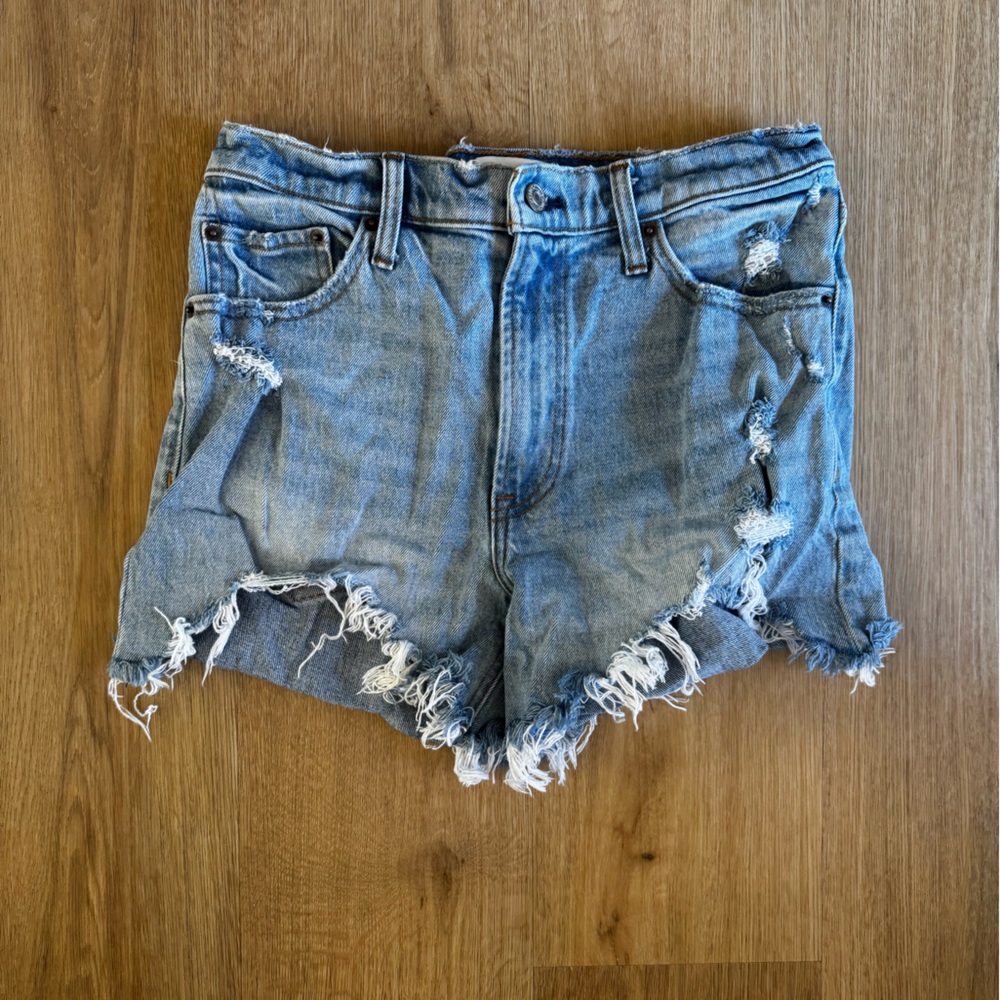 A&F 4” High Rise Mom Jean Shorts